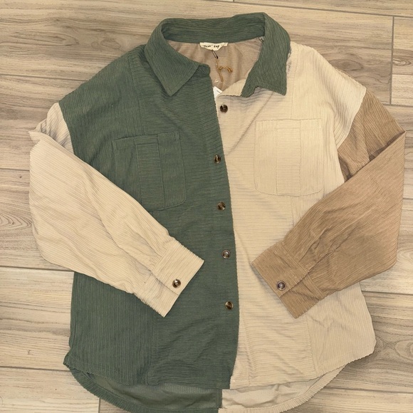 NWT Shacket - Picture 2 of 4